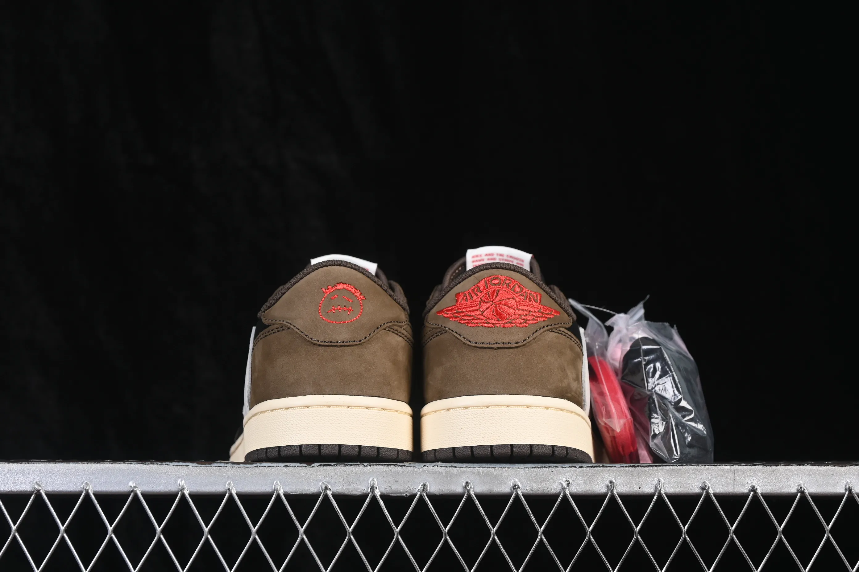 All categories Air Jordan Jordan series basketball shoes Air Jordan 1 Low ZG version Travis Scott x Air Jordan 1 Low OG AJ1 Joe 1 undercut low top full head layer CQ4277-001